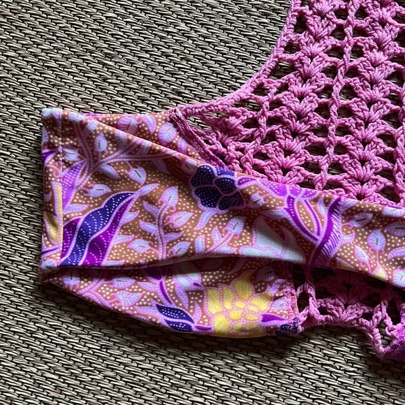 New Pink crochet bikini top, size medium, ties at neck. - Picture 7 of 7